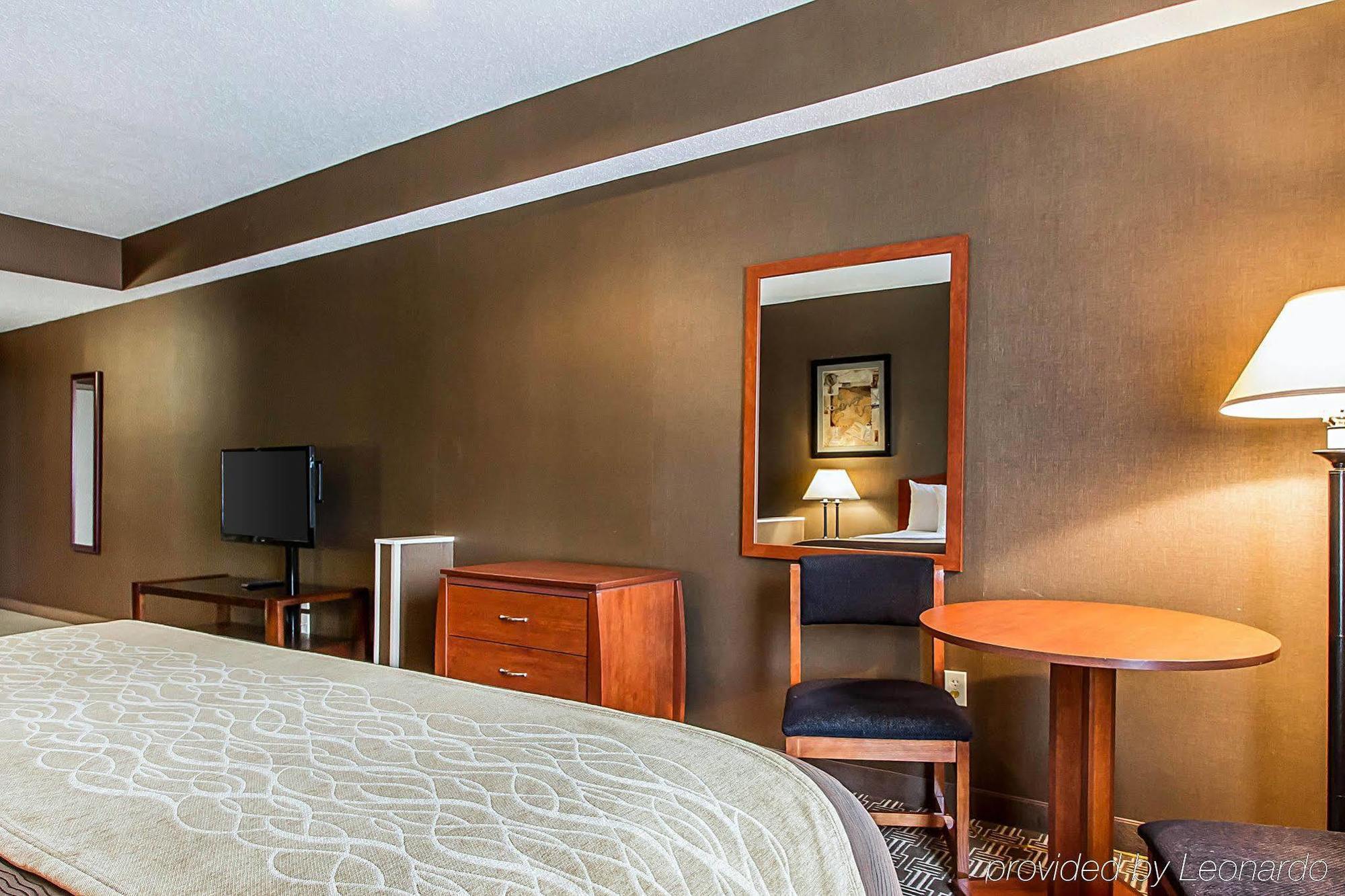 Quality Inn & Suites Benton - Draffenville Екстер'єр фото